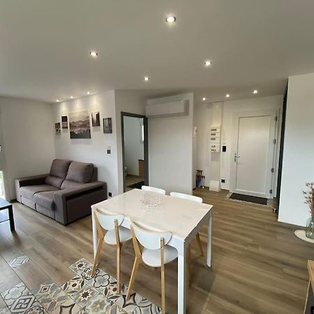 Appartement Climatise Charmes  Екстериор снимка