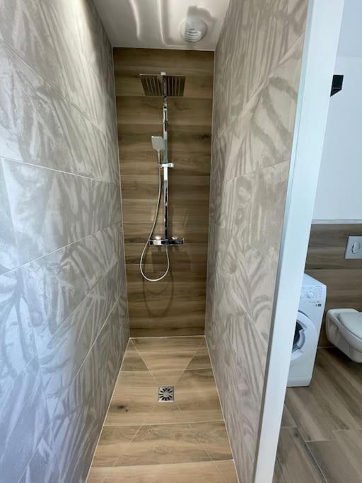 Appartement Climatise Charmes  Екстериор снимка