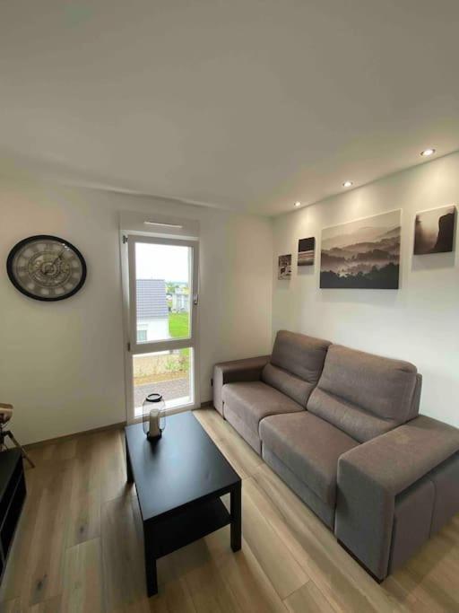 Appartement Climatise Charmes  Екстериор снимка