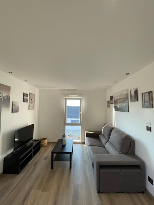 Appartement Climatise Charmes  Екстериор снимка