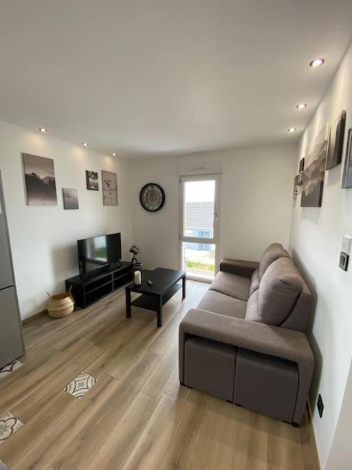 Appartement Climatise Charmes  Екстериор снимка